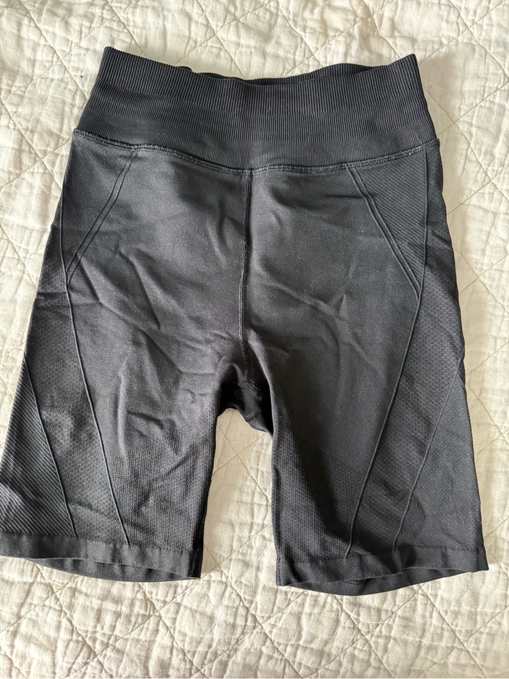 lululemon athletica Black High-Rise short 8